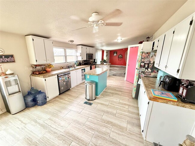 Building Photo - 20613 E County Rd 156