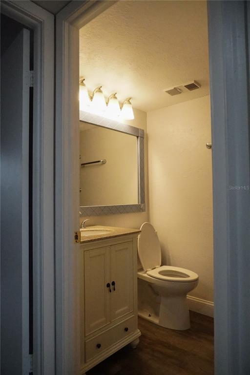 Building Photo - 2900 Cove Cay Dr