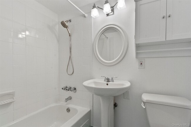 Building Photo - 412 Benedict Ave