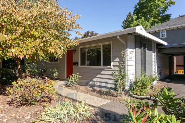 Building Photo - GPM392 - NE Everett St (T1)