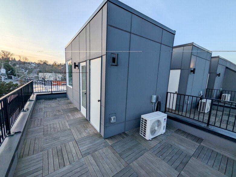 Building Photo - 2227 25th Ave S