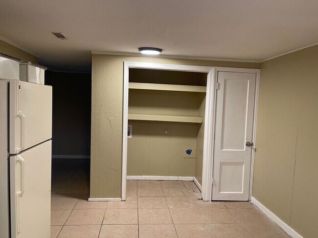 Building Photo - 2350 Felton Ave