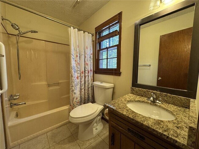 Building Photo - 361 Buck Ct