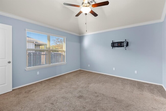 Building Photo - 244 Chickadee Ln