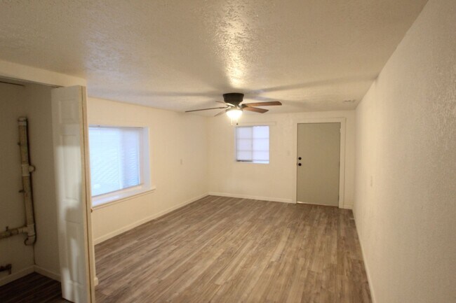 Building Photo - 1414 Griegos Rd NW