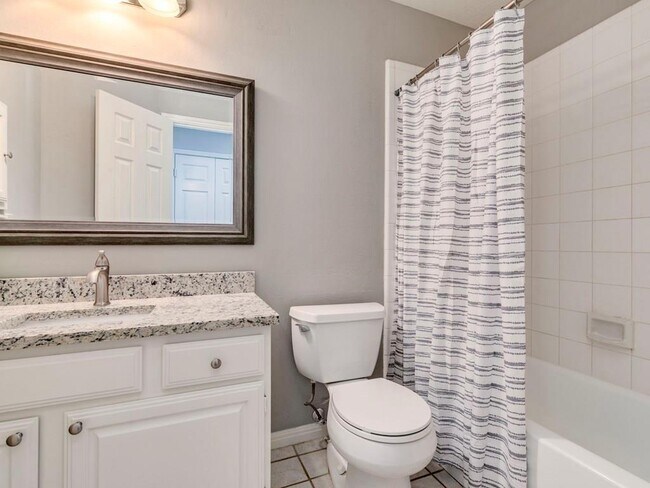 Building Photo - 1104 Quail Ln