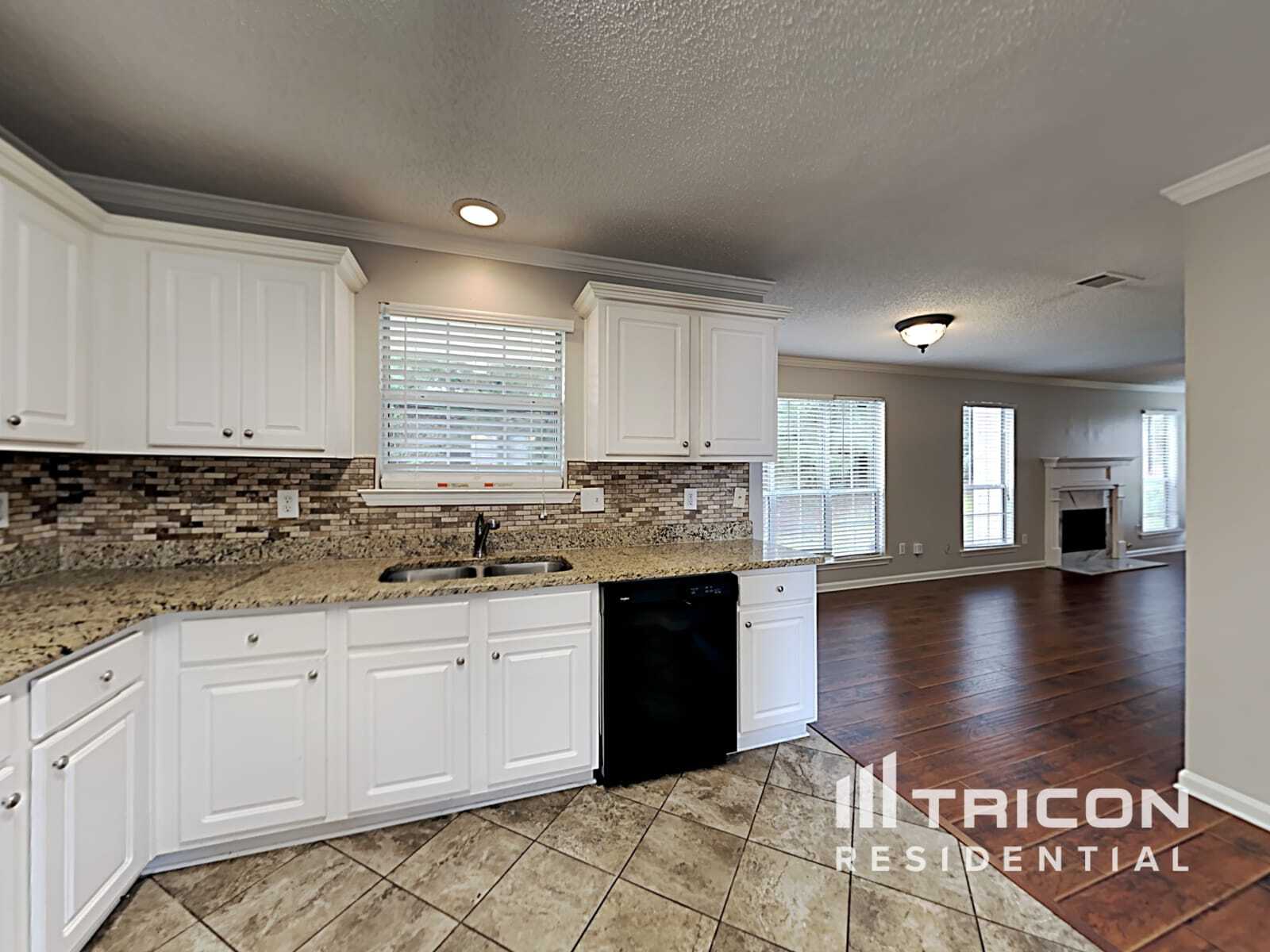 Building Photo - 404 Gresham Dr