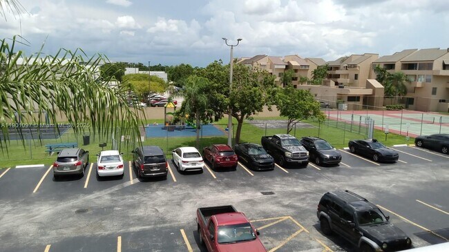 Building Photo - 10801 SW 109th Ct