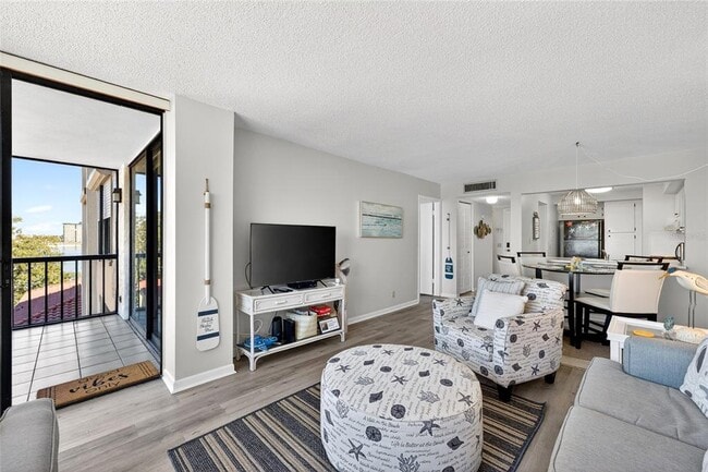 Building Photo - 6218 Palma Del Mar Blvd S