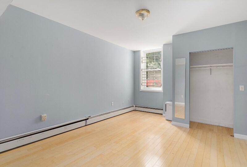 Building Photo - 77 Lloyd Ave