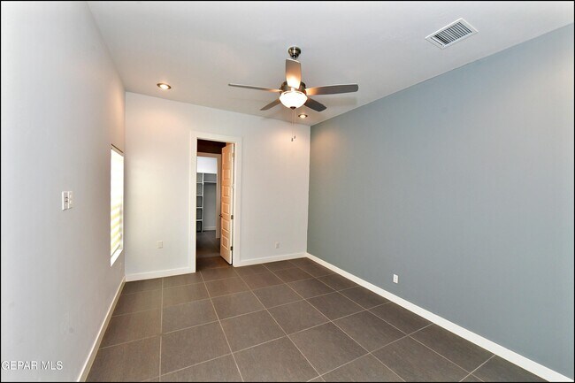 Building Photo - 5973 Cartagena Cir