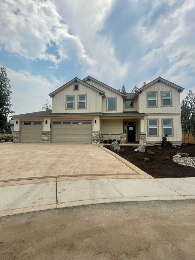 Building Photo - Newer Home in Shevlin West with Mountain V...