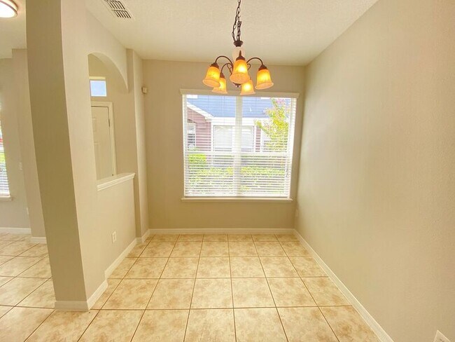 Building Photo - 6610 S Goldenrod Rd