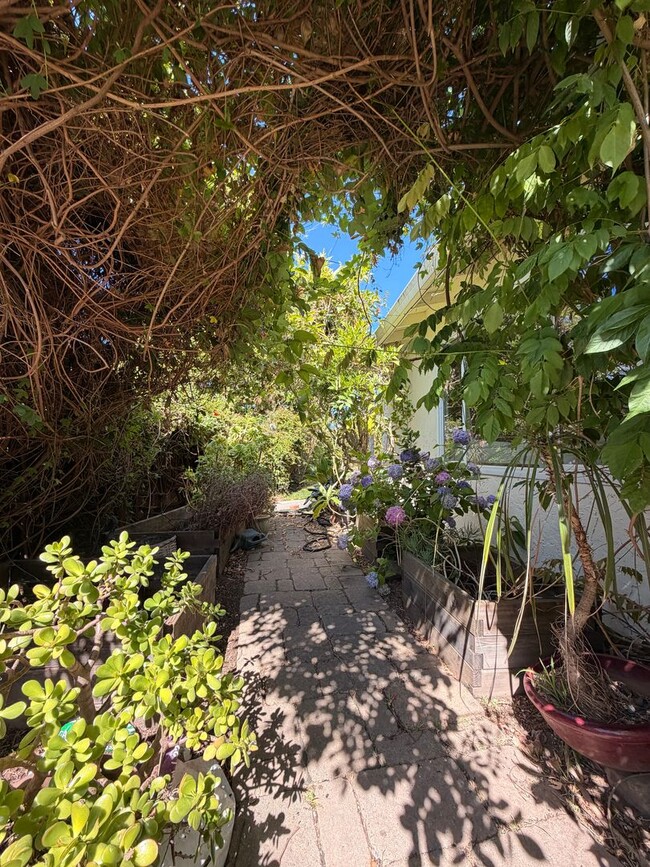 Building Photo - 502 Errett Cir