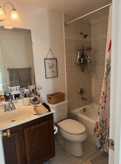 Building Photo - 5637 Independence Cir