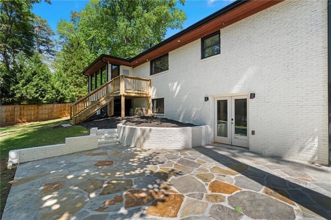 Building Photo - 865 Moores Mill Rd NW