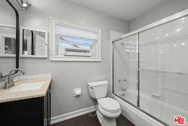 Building Photo - 807 Annan Terrace