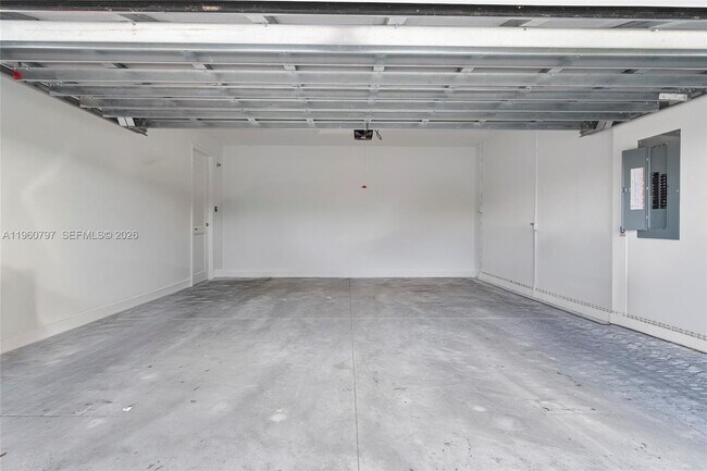 Building Photo - 13461 SW Bally Dr