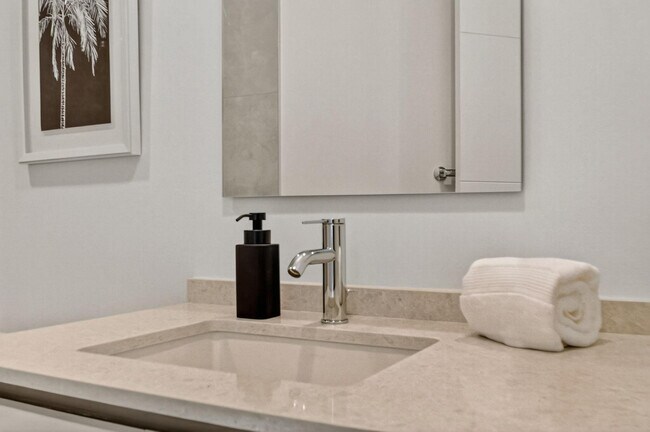 Building Photo - 204 Osceola Park Ln