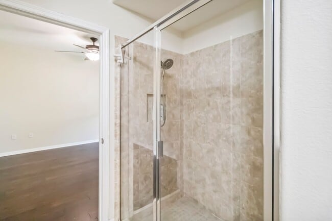 Building Photo - Beautiful 4/2.5 Townhome for Rent in Harmo...