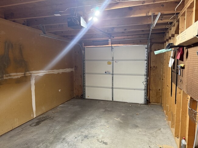 Building Photo - 532 Berry Rd NW