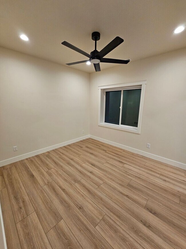 Building Photo - Crapo's 156 Duplex