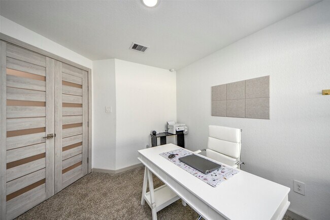 Building Photo - 28938 Yukon River Ct