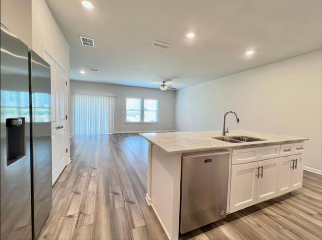 Building Photo - 1592 Villageside Ct