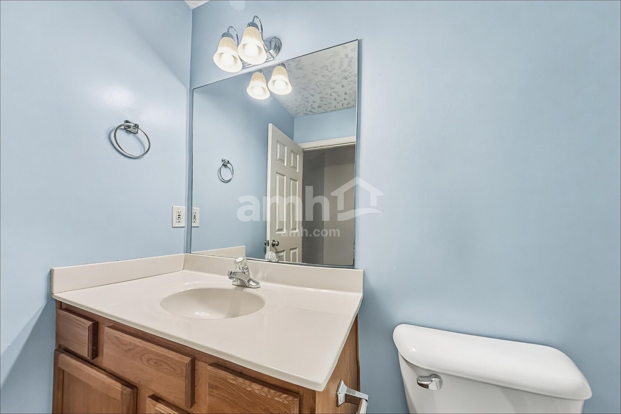 Building Photo - 204 Annesbury Ln