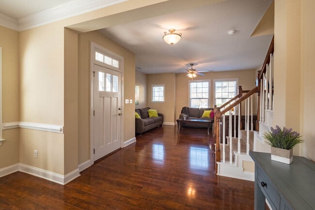 Building Photo - 319 Legends Way