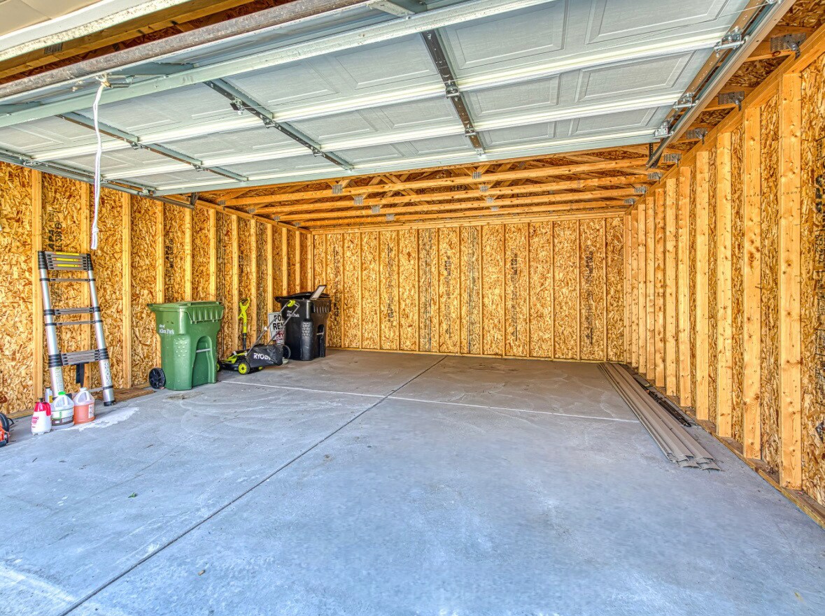 Building Photo - 15777 McLain Ave