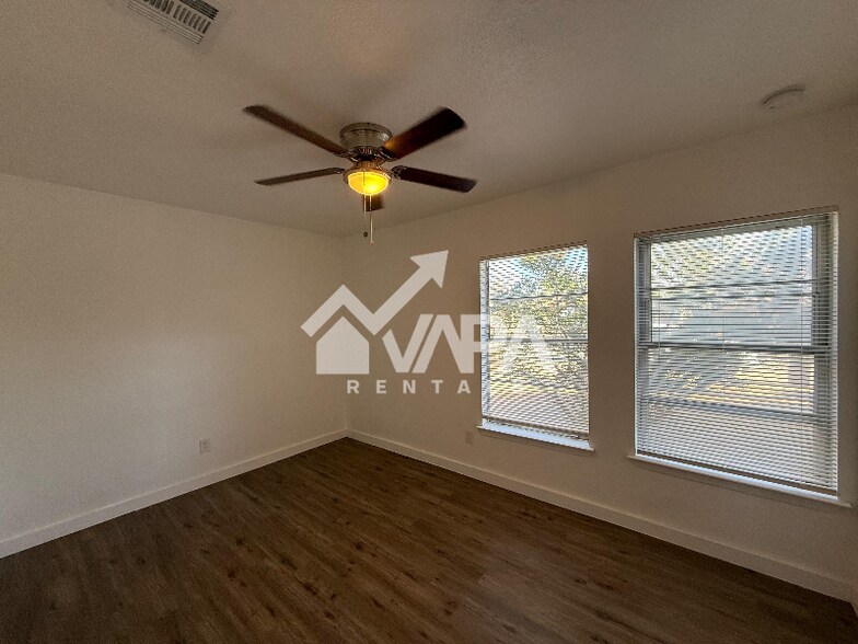 Building Photo - 4906 Buckwheat St