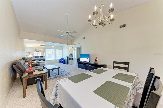 Building Photo - Furnished 2 Bedroom | 2 Bath - Lake Views