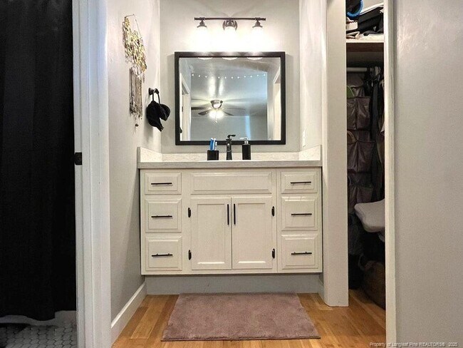 Building Photo - 627 Dowfield Dr