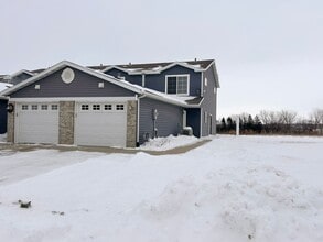 Building Photo - Incredible views from this end-unit townhome!