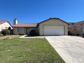 Building Photo - Southwest 4 bedroom