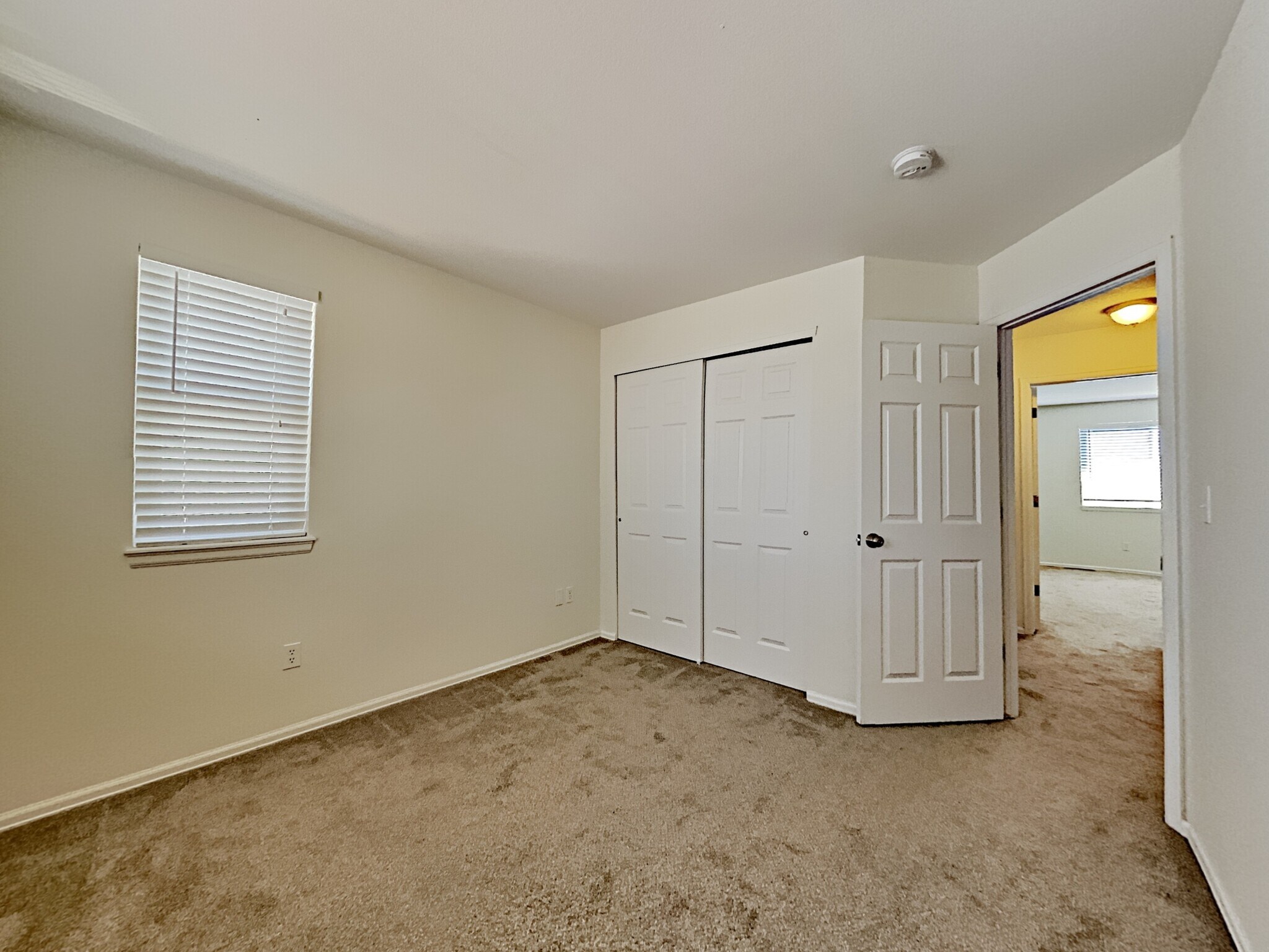 Building Photo - 19984 E Lasalle Dr