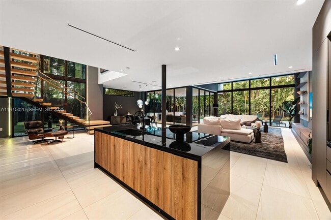 Building Photo - 77 SW 18th Terrace