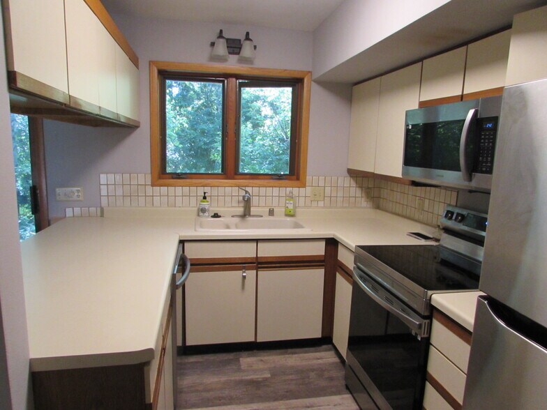 Building Photo - 7653 Farmington Way
