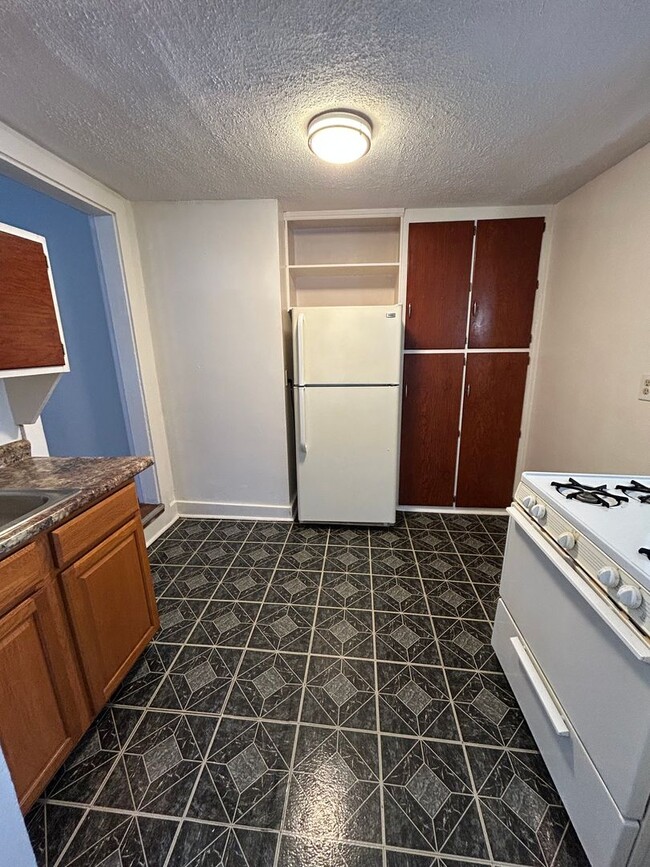 Building Photo - 910-914 N 11th Street