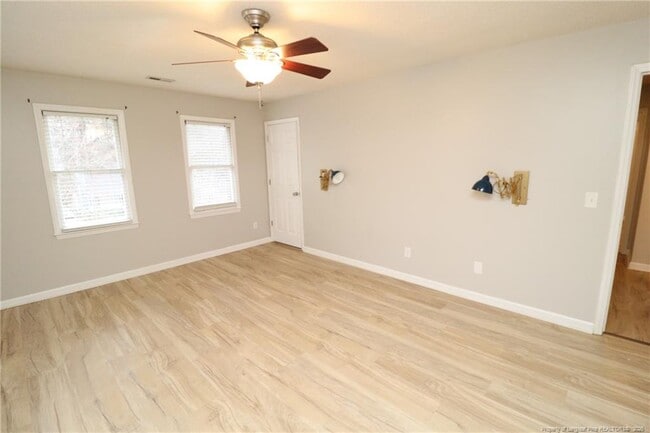 Building Photo - 2704 Thurrock Dr