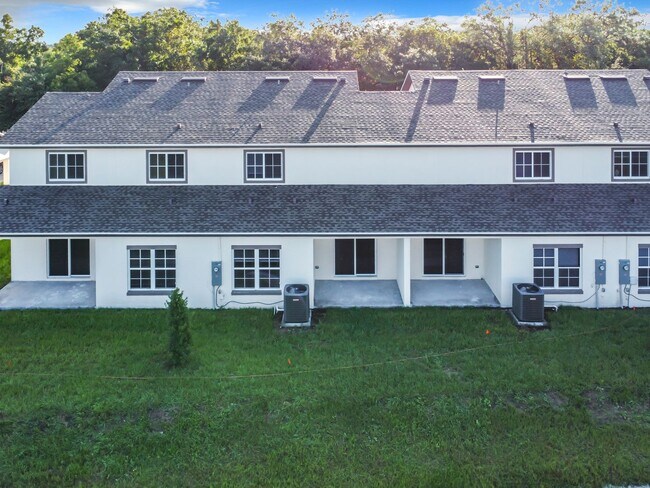 Building Photo - Townhouse For Lease in Saint Cloud