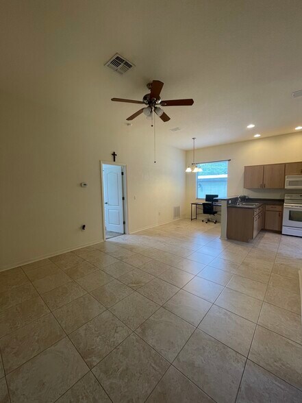 Building Photo - 5841 Cherry Ridge Pl