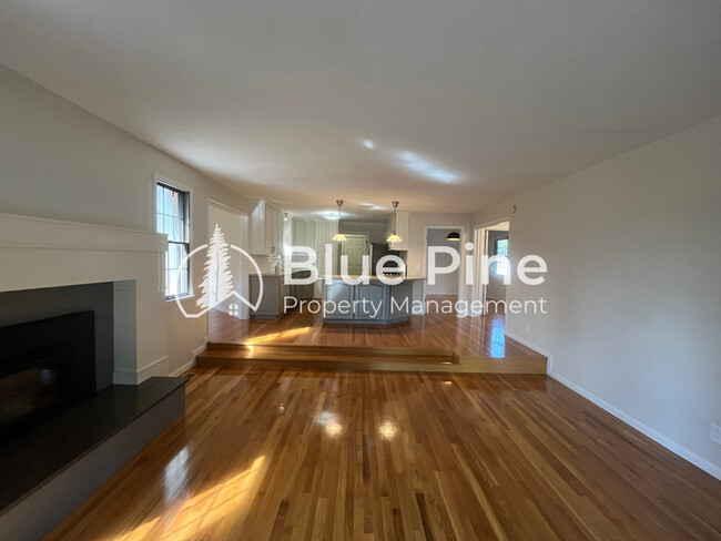 Building Photo - 3267 Merlin Dr