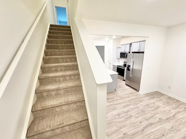 Building Photo - Two bedroom 2 1/2 bath Minutes from downtown Mooresville