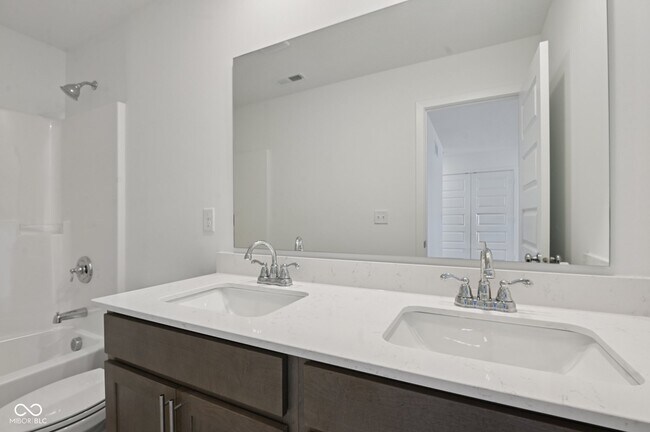 Building Photo - 15480 Postman Rd