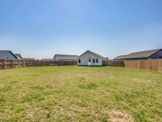 Building Photo - 6736 Bramblewood Dr