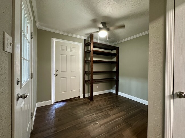 Building Photo - 15508 Hartford Dr