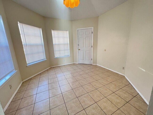 Building Photo - 11812 Tracy Austin Ln