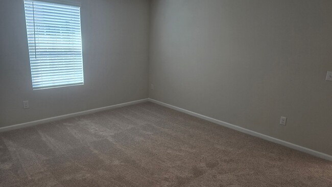 Building Photo - New Home with 5BR/2.5BA, Loft Area, Primar...